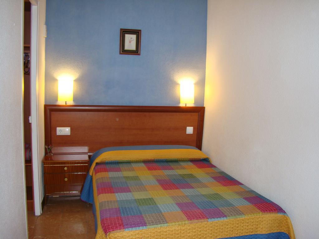 Hostal Platja Cambrils Quarto foto